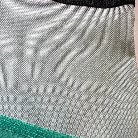 NWOT - Nike - Power Crop Leggings - Black / Green / White - Size 16 - Picture 4 of 15